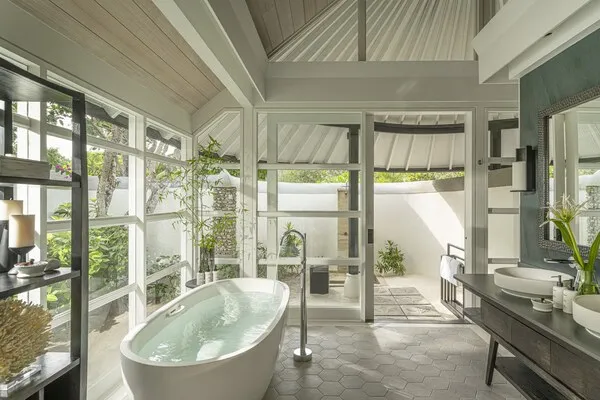 Four Seasons Kuda Huraa