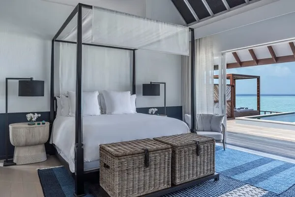 Four Seasons Landaa Giraavaru